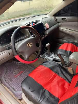 A picture of Toyota Camry 03