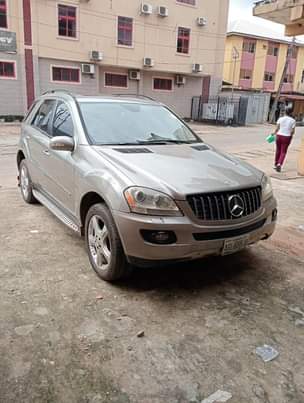 A picture of First body paint ML350 owner s price