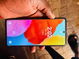 A picture of Galaxy A51 for sale with some cracks at 390k but