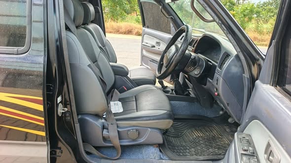 A picture of TOYOTA HILLUX DOUBLE CABIN