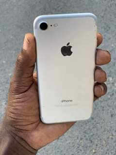 A picture of IPHONE 7 PLAIN