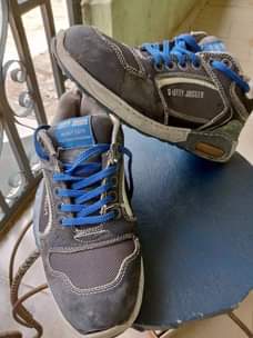 A picture of safety boot
