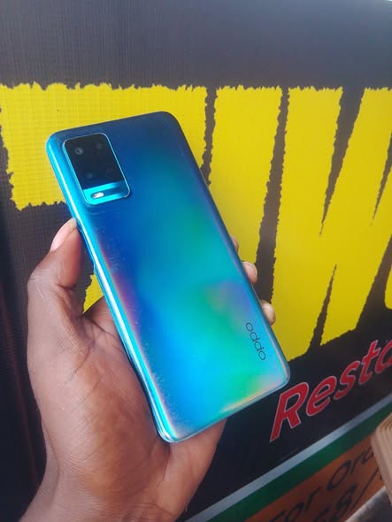 A picture of Oppo a54