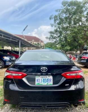A picture of Super Distress TOYOTA CAMRY 2018 SE with Original Custom Duty