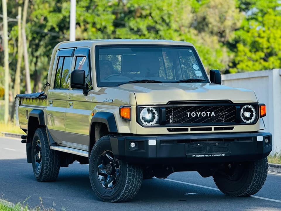 A picture of TOYOTA LANDCRUISER
