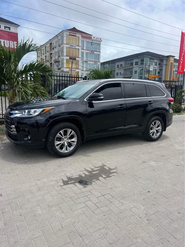 A picture of Toyota highlander