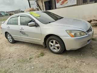 A picture of Honda Accord 2004