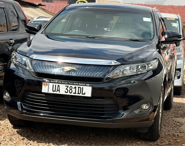 A picture of Toyota Harrier 2016 On Sale