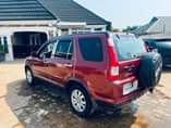 A picture of 04 Honda CR V