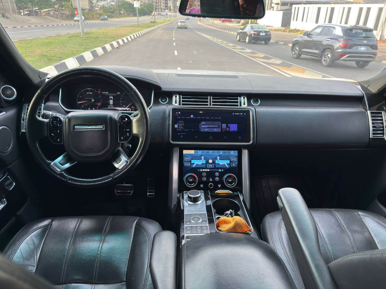 A picture of 2017 RANGE ROVER VOGUE SUPERCHARGE FOREIGN USED GOING FOR JUST