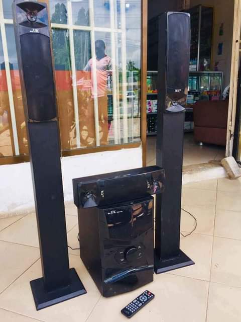 A picture of Mr Uk Kali sana mpya kabisa speaker 3