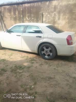 A picture of Nigerian used clean Chrysler 300 With neat body AC chilling