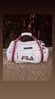 A picture of Bag zuri Sana La Mtumba OG Lina Style Nyingi Za