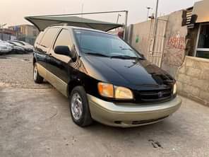 A picture of Toyota sienna 09061358848 For sale call me 1 8