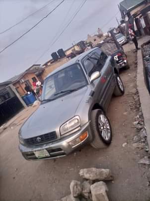 A picture of Toyota RAV4 jeep 2000 model Nigeria used everything working perfectly