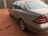 A picture of Mercedes Benz 230