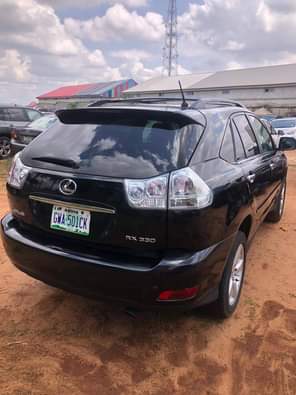 A picture of Lexus Rx 330 Everything is working perfectly fine 6 5