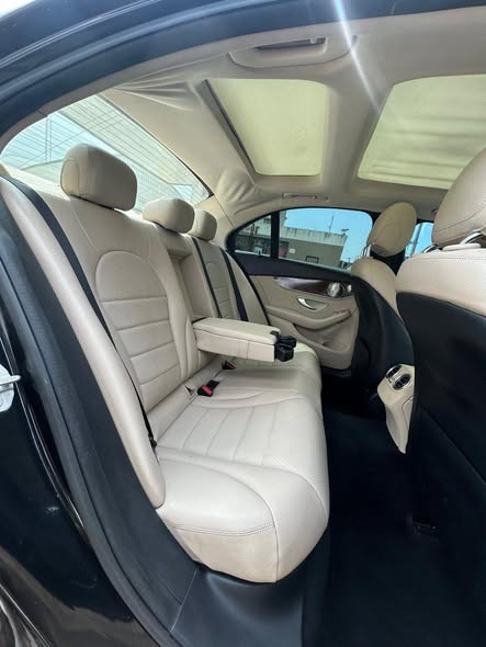 A picture of Mercedes Benz 2015 toks standard