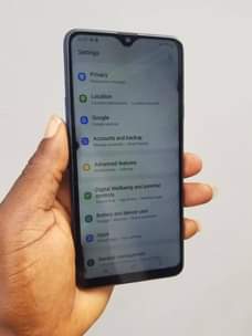 A picture of samsung A20s