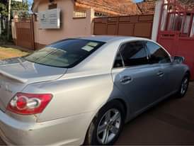 A picture of Mark X 2007 no mechanical problems and clean inside.