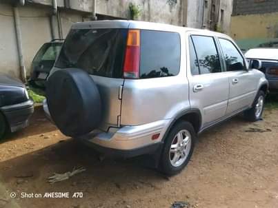 A picture of Honda CR V 98