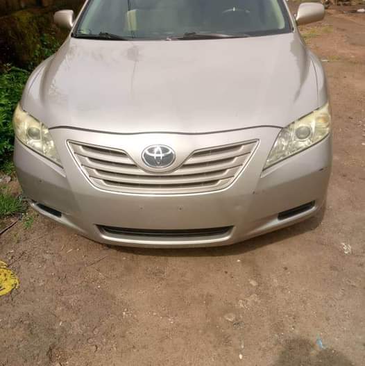 A picture of Toyota Camry 08