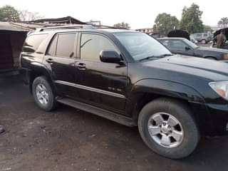 A picture of 2004 Toyota 4Runner Limited