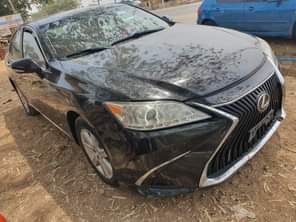 A picture of Lexus Es 350 2009 upgraded to 2015 available for inspection