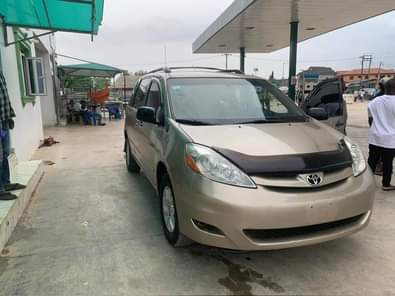 A picture of Why go for Toks Pristine clean Toyota Sienna 2006 Barely