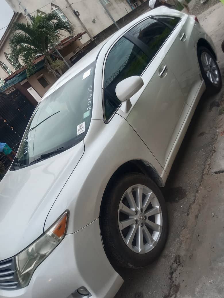 A picture of Foreign Used Tok New Entry TOYOTA VENZA 2010 4 Plugs