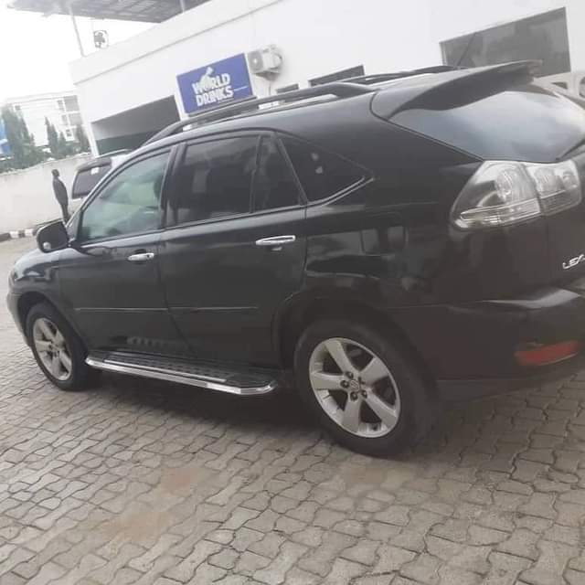A picture of First body pangolo and full options Rx 330 and Tokunbo