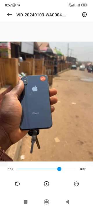 A picture of Iphone XS 64Gb 81