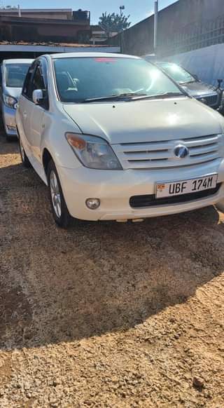 A picture of Toyota IST . 2006 Model.