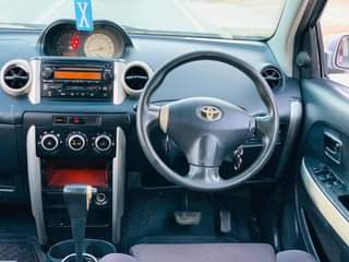 A picture of 2004 Toyota I s t