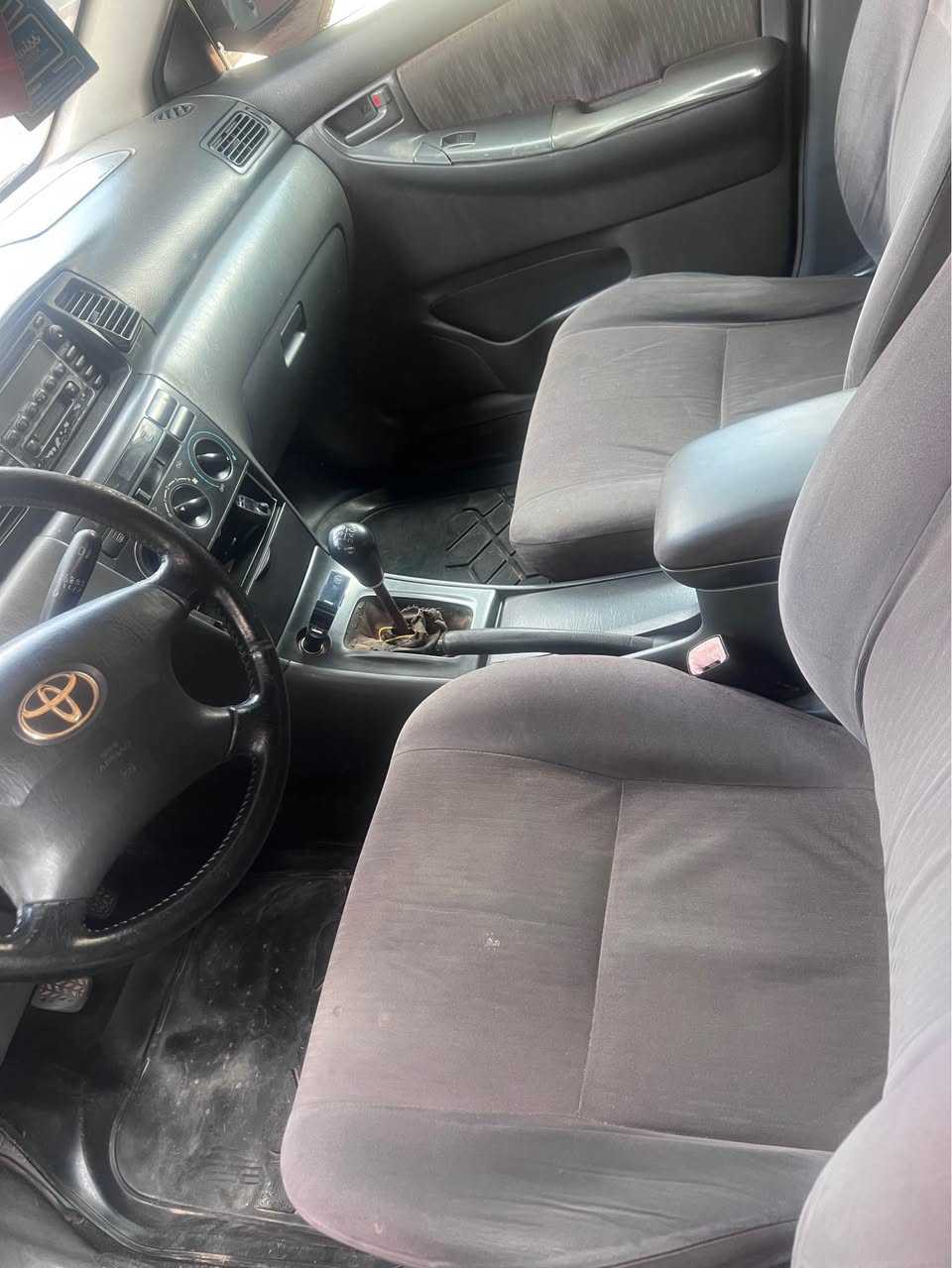 A picture of Manual Corolla banker
