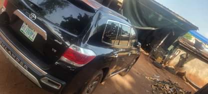 A picture of Distress sale Pure Belgium grade Toyota Highlander 2012 upgrade untampard