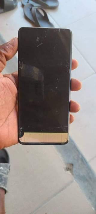 A picture of SAMSUNG S20 5G GB 256 RAM 12 GB