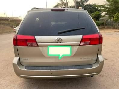 A picture of First body 2005 sienna with original duty now available in