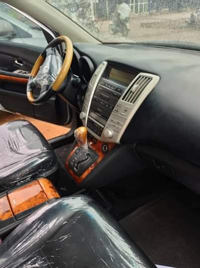 A picture of 2005 Lexus Rx 330