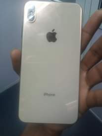 A picture of IPHONE XS MAS ipo sokoni aina KIPENGERE CHOCHOTE Ina face