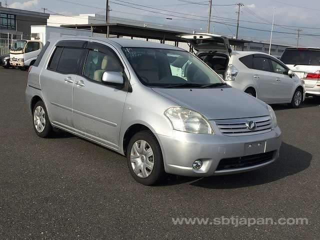 A picture of 2013 TOYOTA RAUM