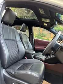 A picture of Harrier 2015 premium with sunroof only 90m call 0705927712