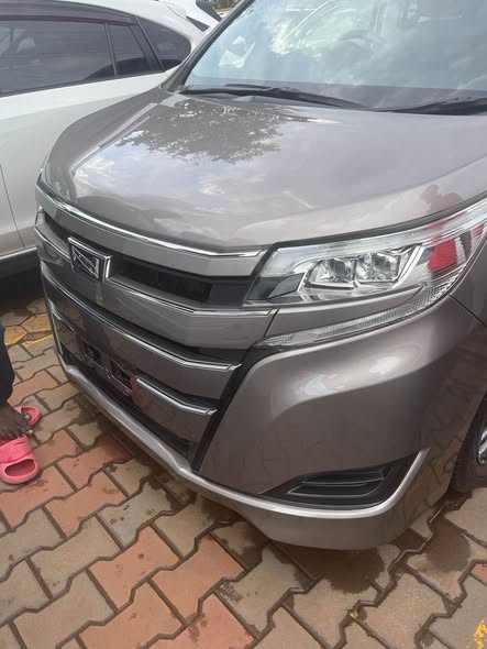 A picture of Toyota Noah