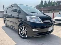 A picture of Toyota Alphard Mwaka 2005