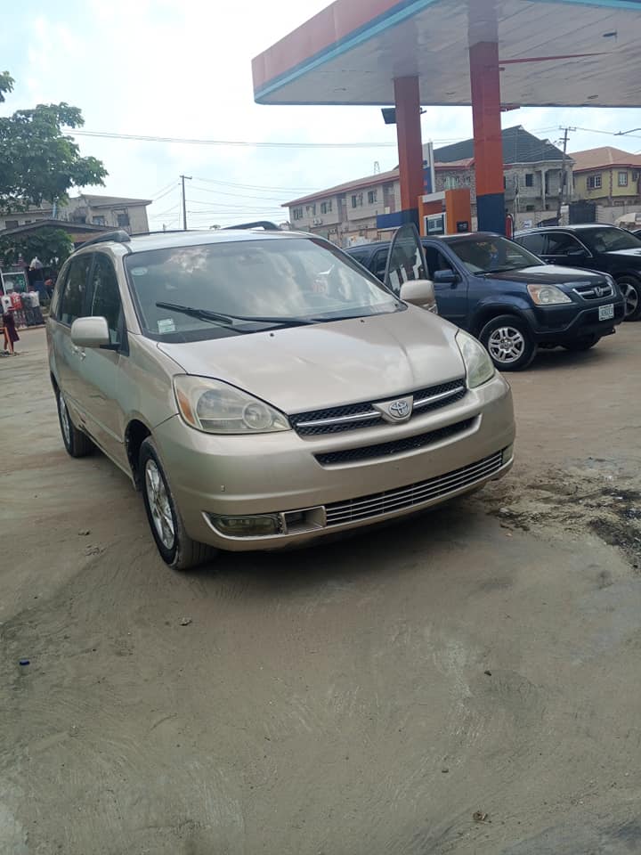 A picture of Toyota Sienna