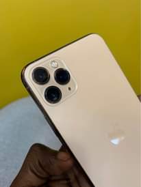A picture of iPhone 11 Pro Max 64GB