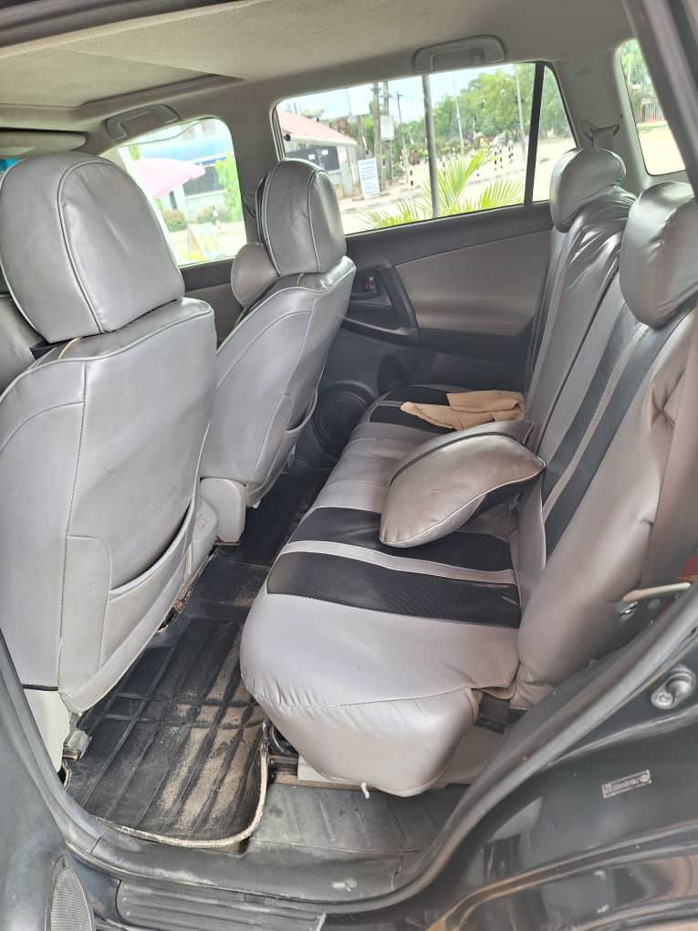 A picture of Rav4 2010