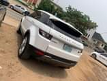 A picture of Distress Range Rover 2012