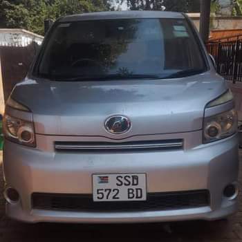 A picture of Toyota voxy 17