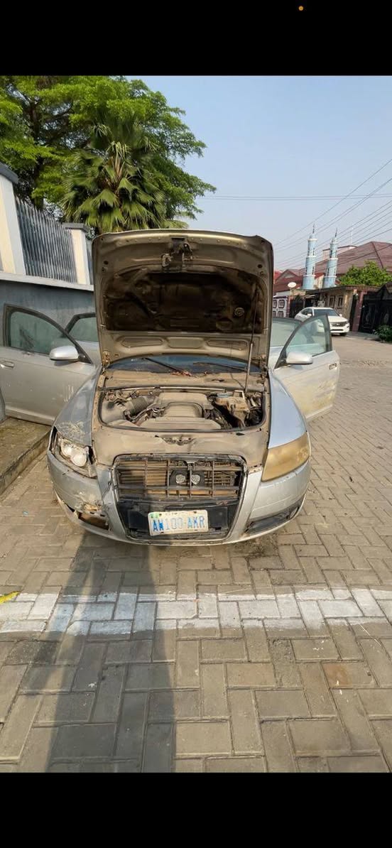 A picture of Audi A6 2007 model first body good condition direct to